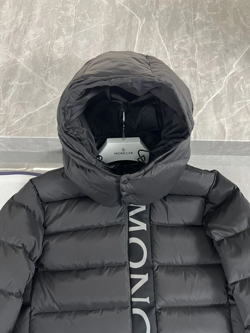 Practical Moncler Down Jackets 144601