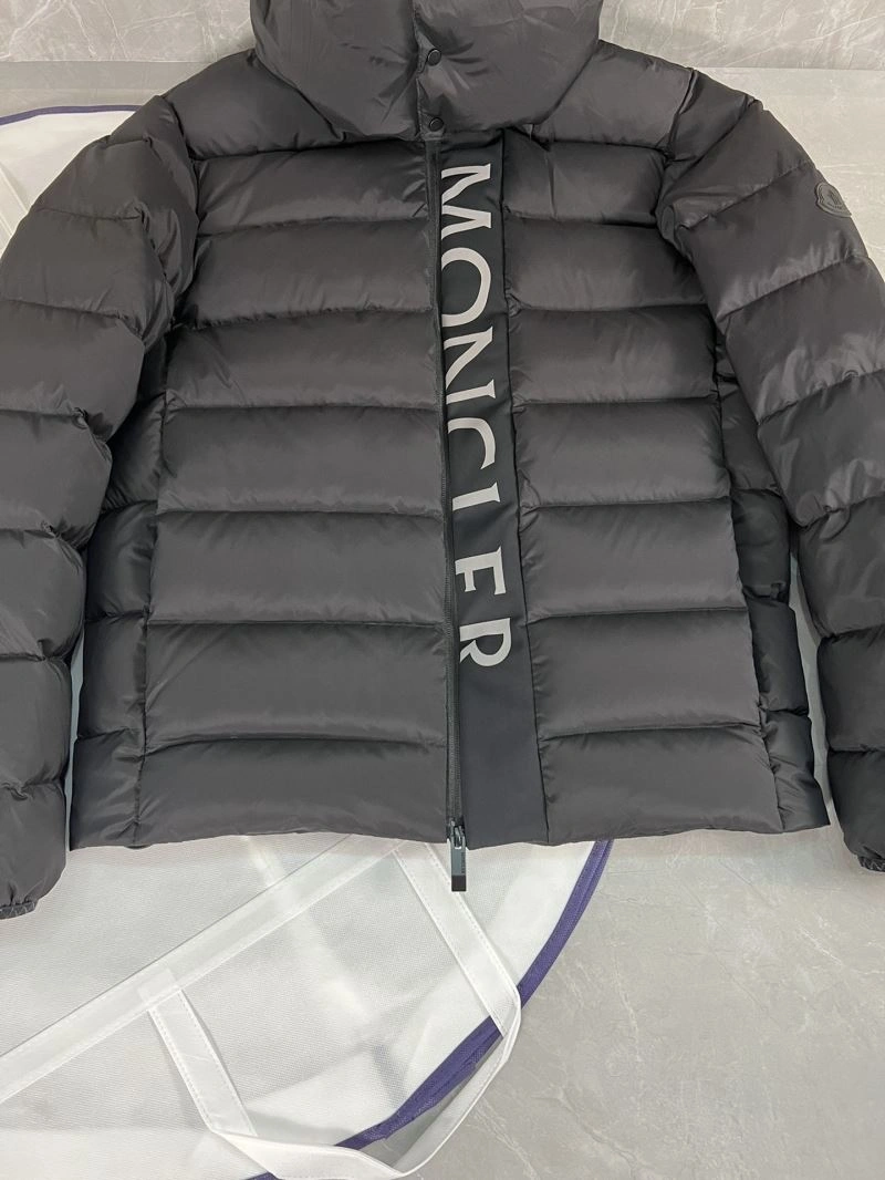Practical Moncler Down Jackets 144601