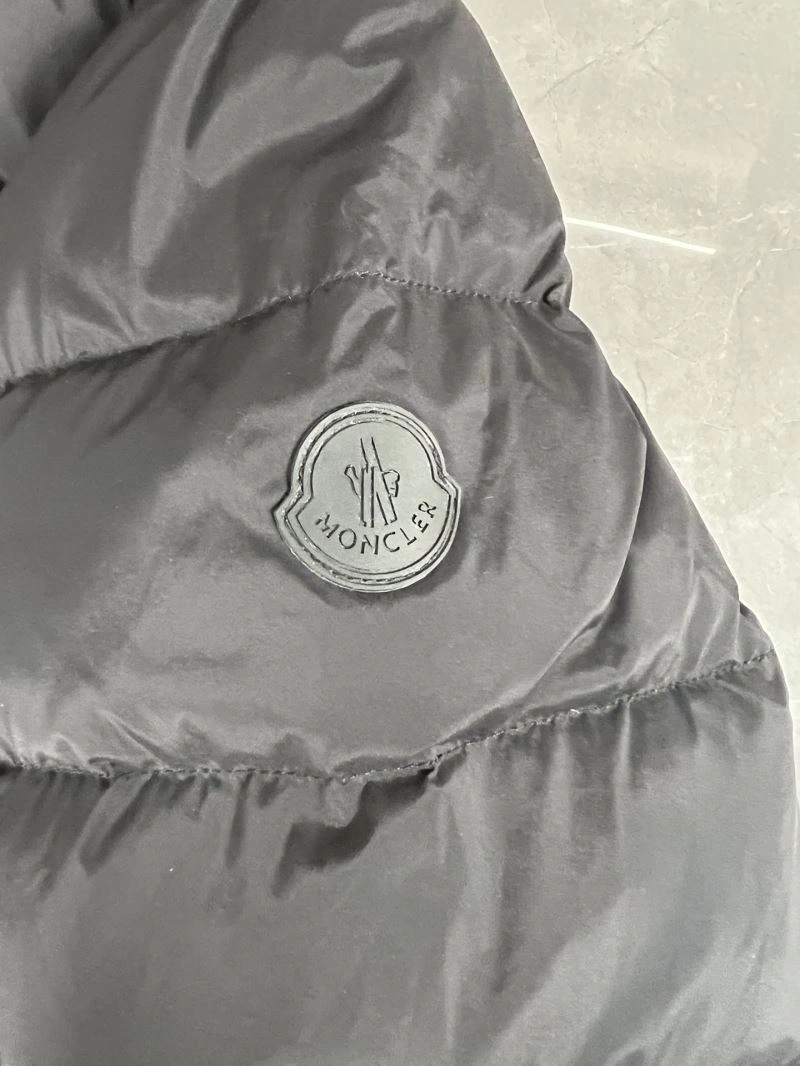 Practical Moncler Down Jackets 144601