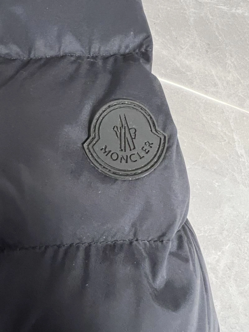 Moncler Down Jackets Elegant 144598
