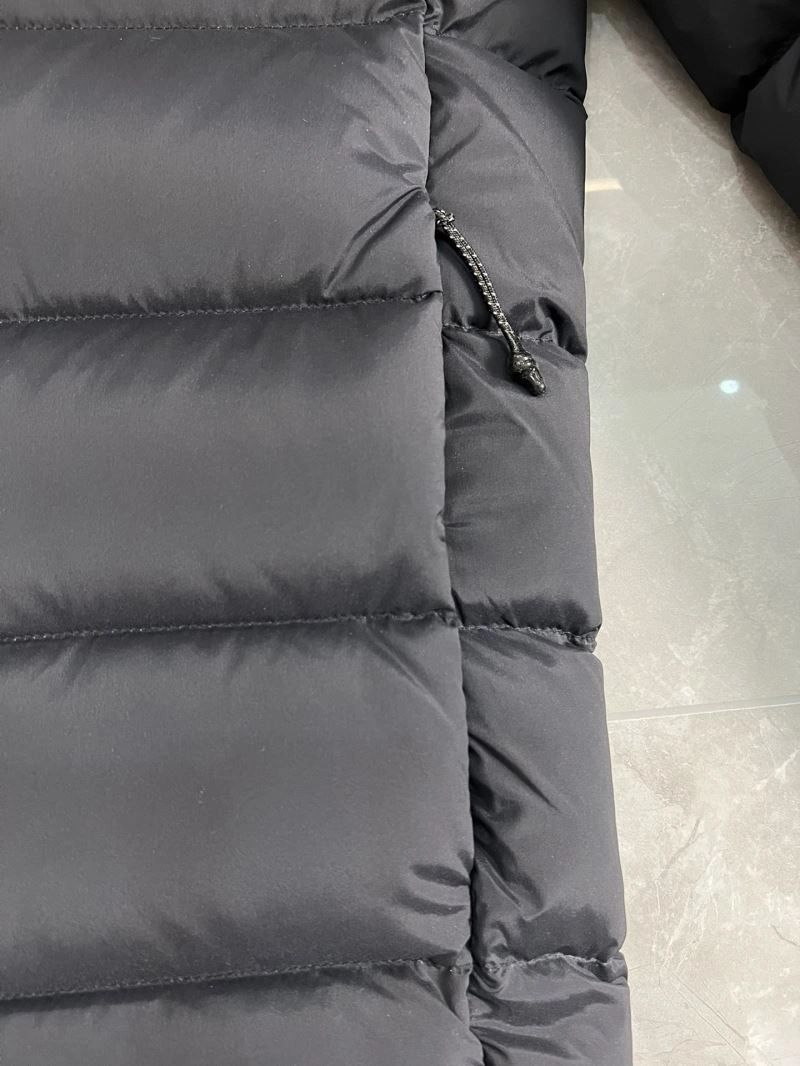 Moncler Down Jackets Elegant 144598