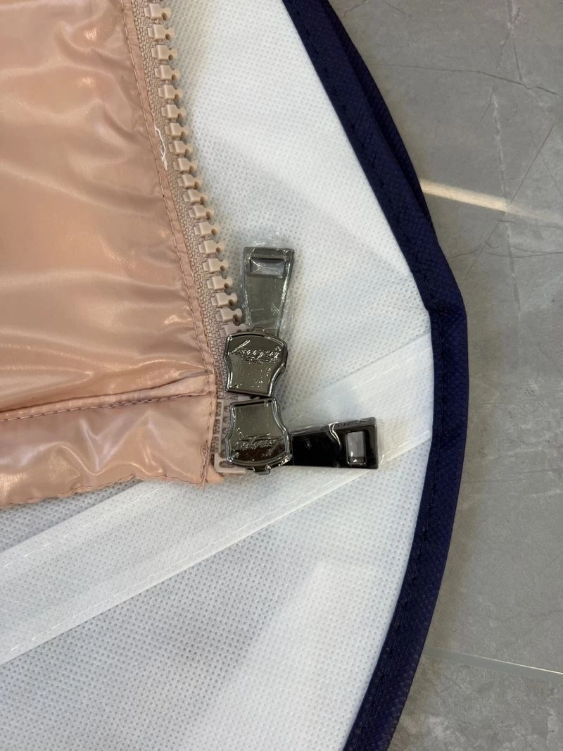 Fashionable Moncler Down Jackets 144600