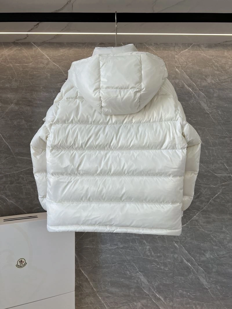 Snug Moncler Down Jackets 144596