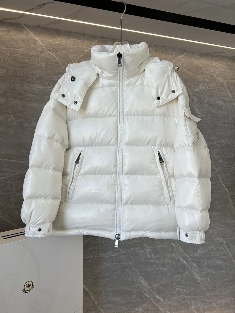 Snug Moncler Down Jackets 144596