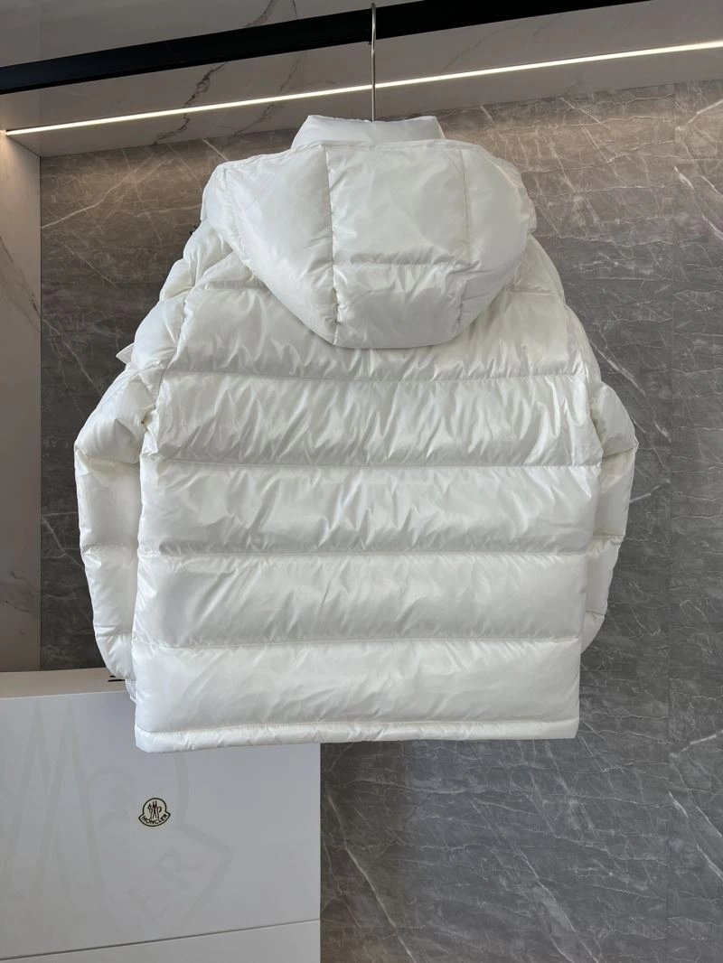 Snug Moncler Down Jackets 144596