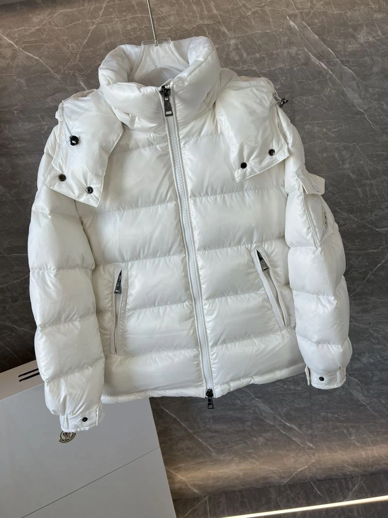 Snug Moncler Down Jackets 144596