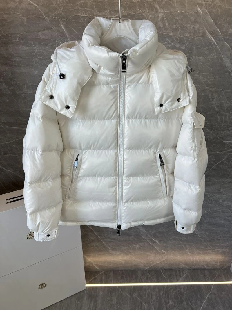 Snug Moncler Down Jackets 144596