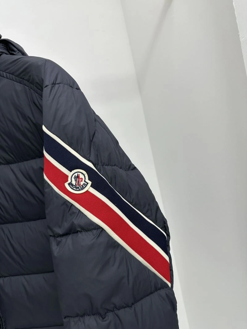 Durable Moncler Down Jackets 144576