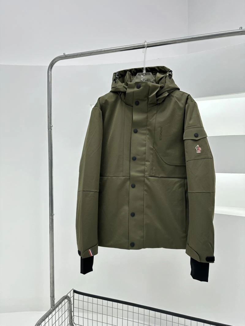 Moncler Down Jackets Sporty 144573