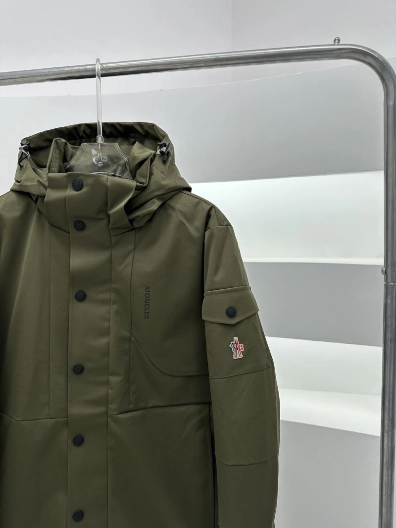 Moncler Down Jackets Sporty 144573