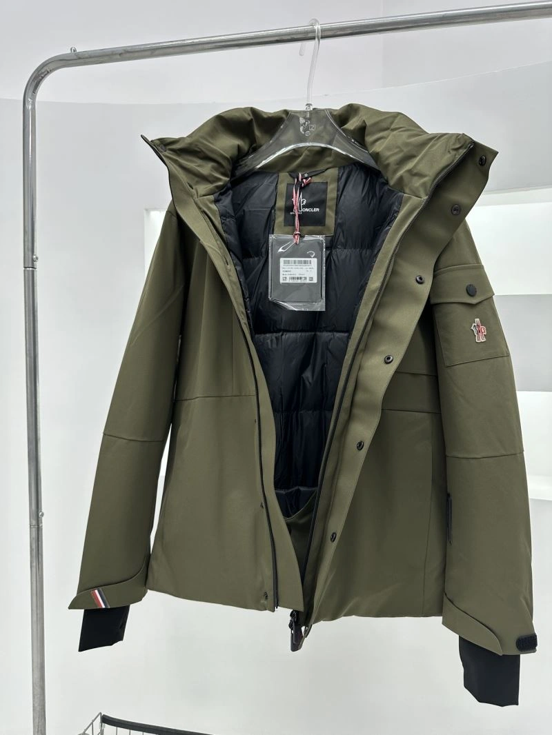 Moncler Down Jackets Sporty 144573