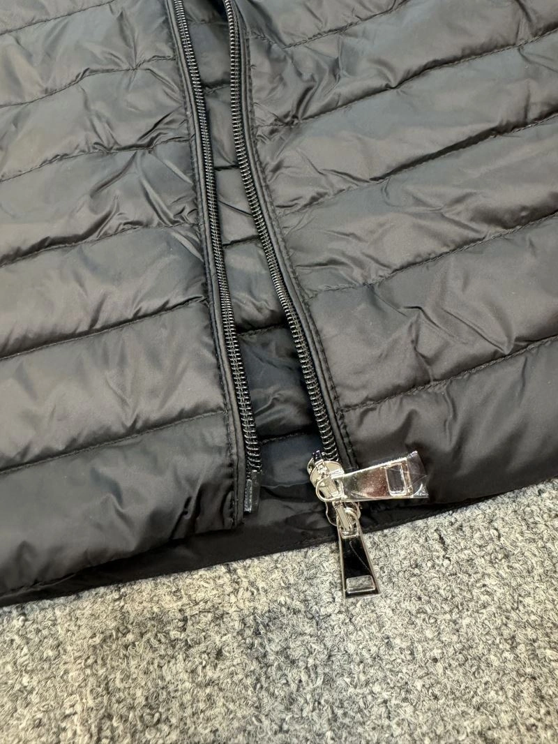 Vibrant Moncler Down Jackets 144558