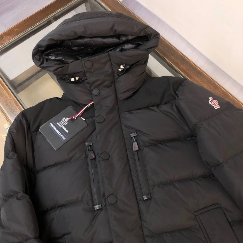 Moncler Down Jackets Durable 144561