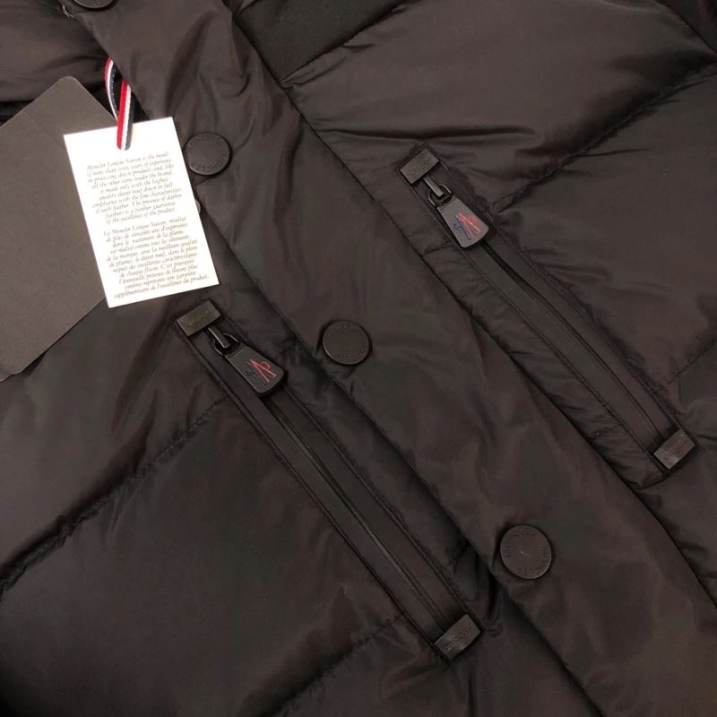 Moncler Down Jackets Durable 144561