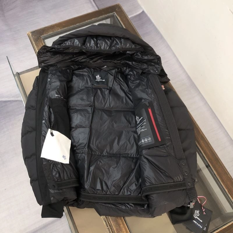 Moncler Down Jackets Durable 144561