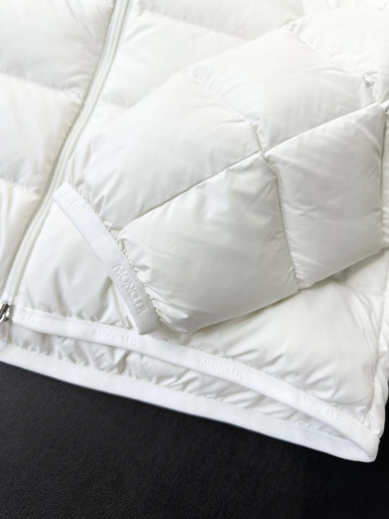 Moncler Down Jackets Elegant 144578