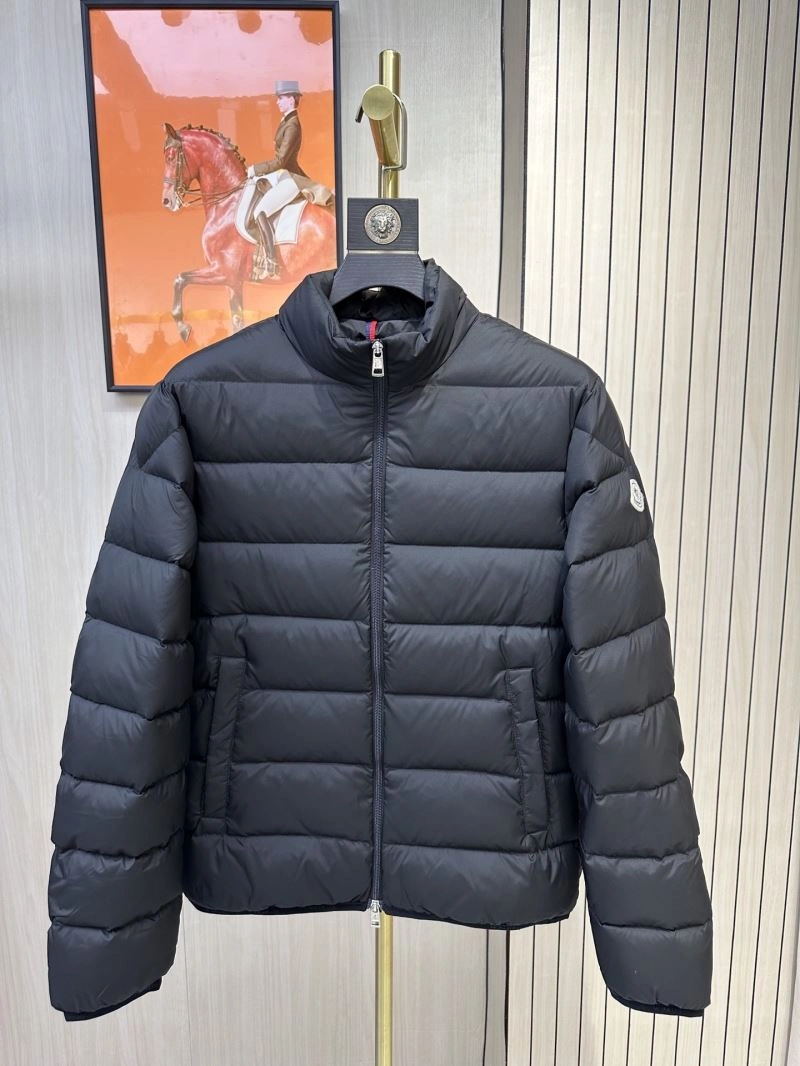 Trendsetting Moncler Down Jackets 144547