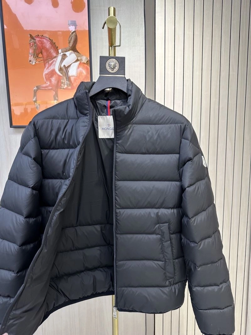 Trendsetting Moncler Down Jackets 144547