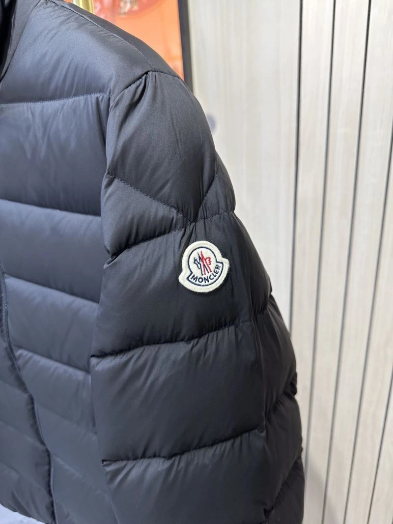 Trendsetting Moncler Down Jackets 144547
