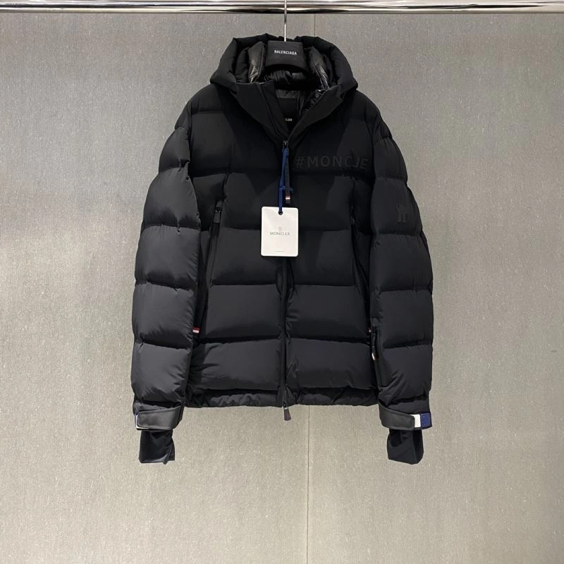 Moncler Down Jackets Minimalist 144560