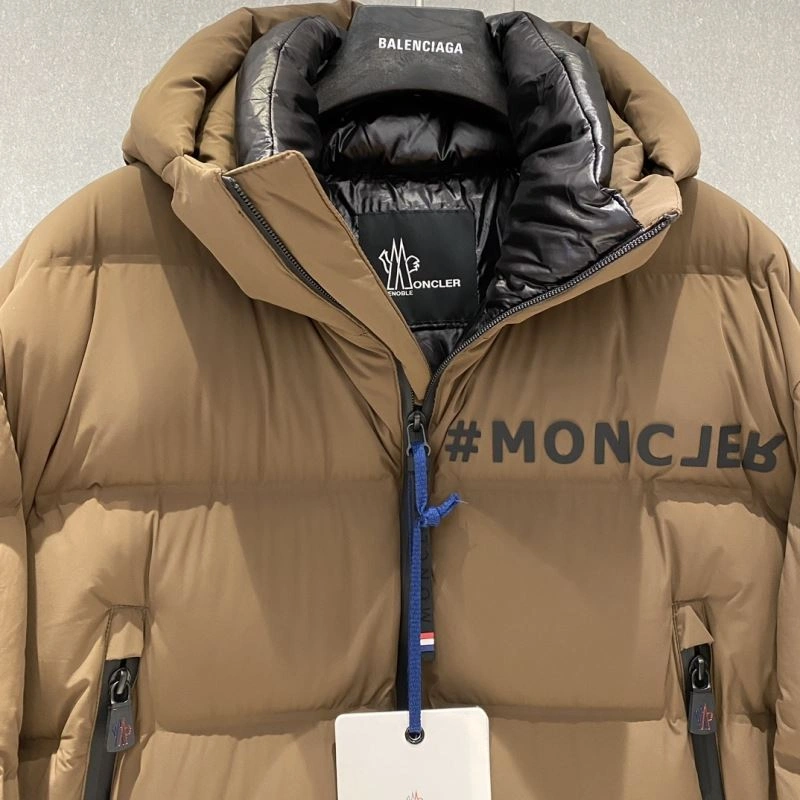 Moncler Down Jackets Sleek 144546