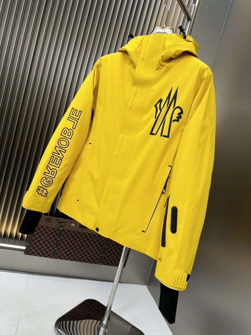 Moncler Down Jackets Functional 144533