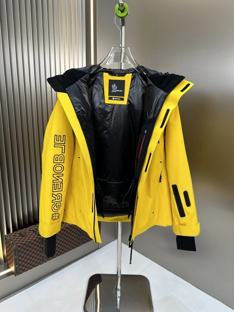 Moncler Down Jackets Functional 144533