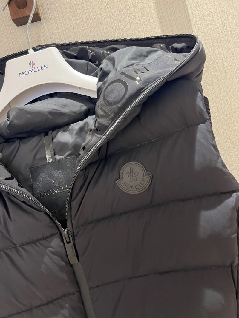 Comfortable Moncler Down Jackets 144536