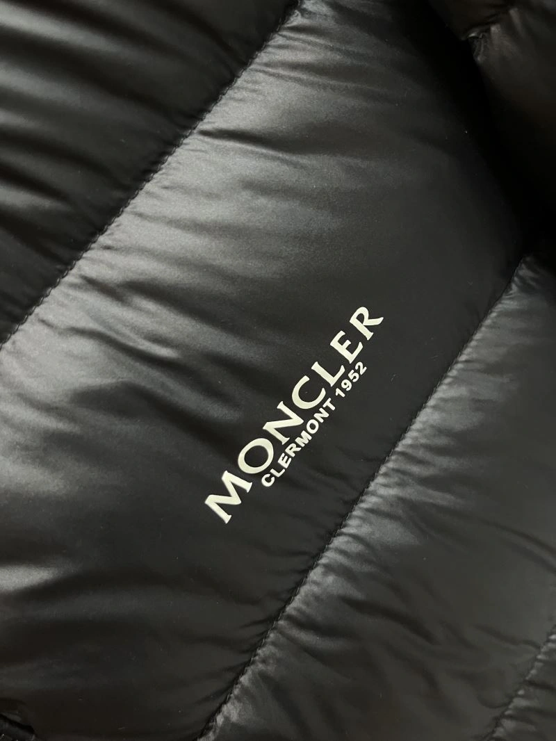 Moncler Down Jackets HighQuality 144539