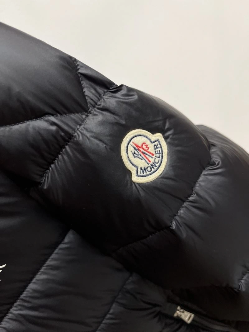 Moncler Down Jackets HighQuality 144539