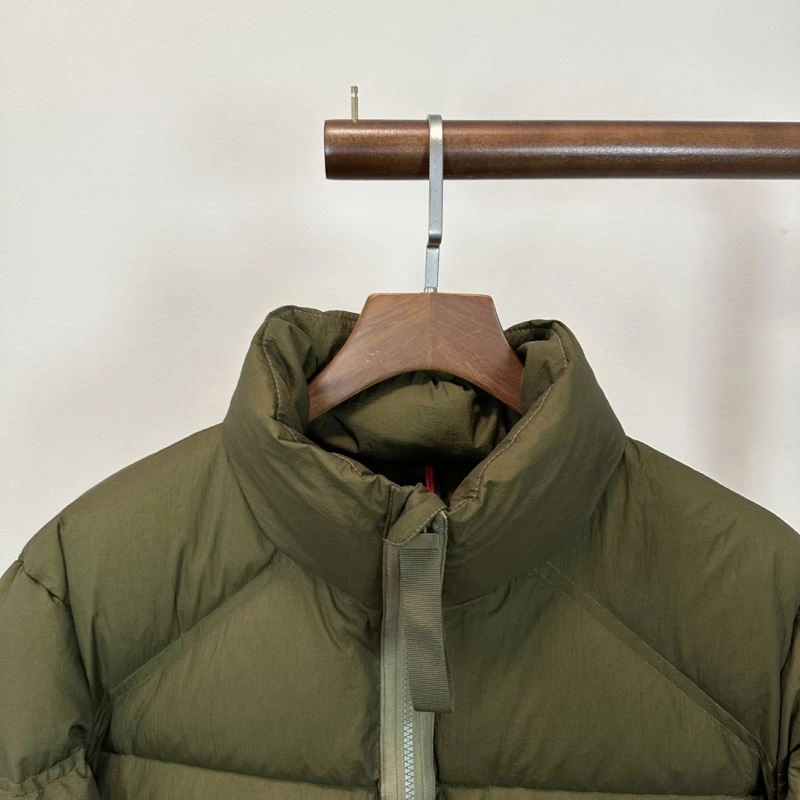 Moncler Down Jackets Sporty 144537