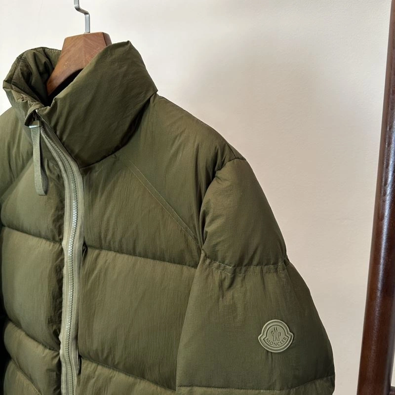 Moncler Down Jackets Sporty 144537