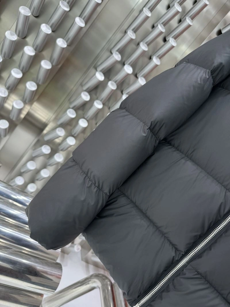 Moncler Down Jackets Sophisticated 144495