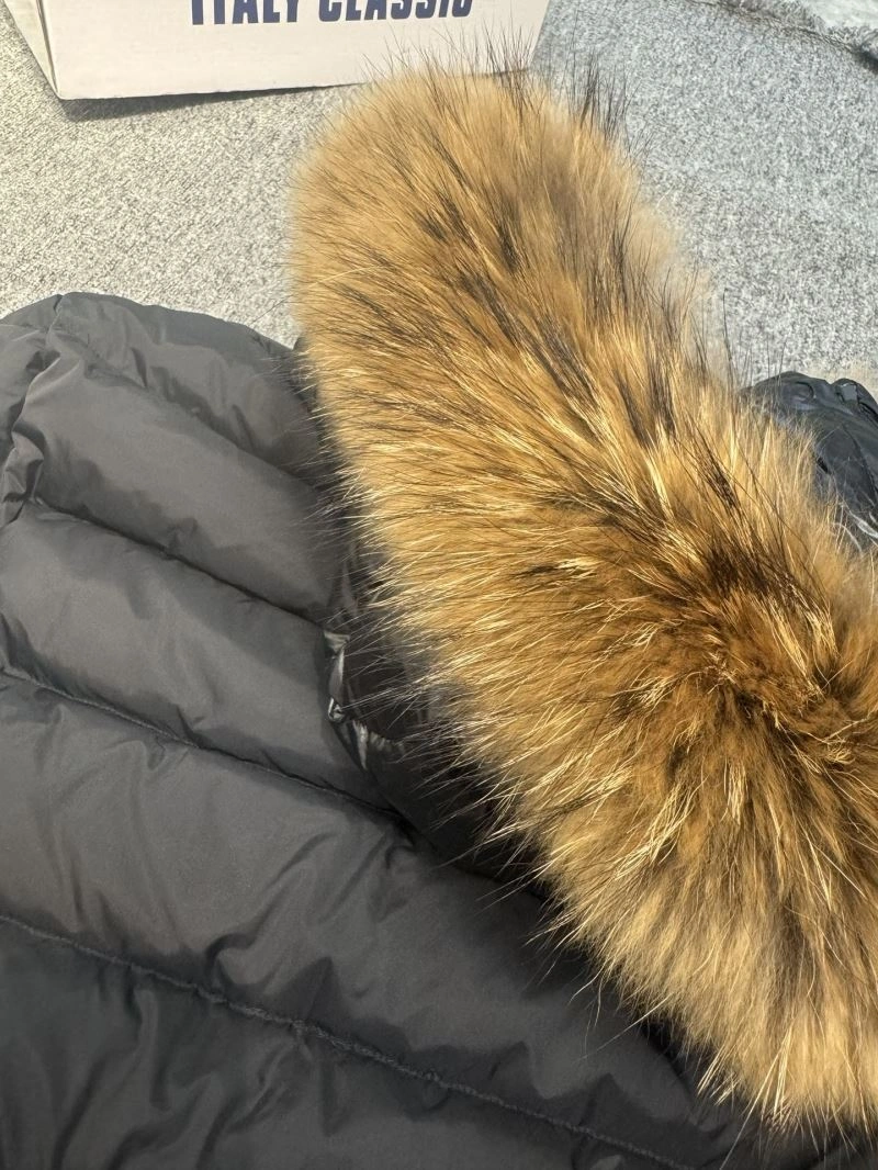 Moncler Down Jackets Elegant 144475