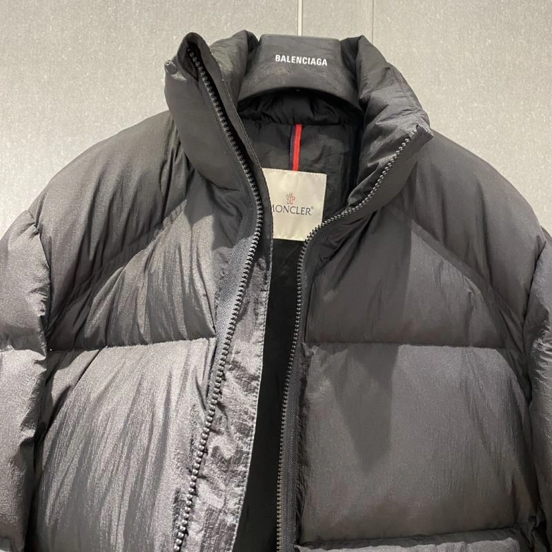 Sporty Moncler Down Jackets 144476