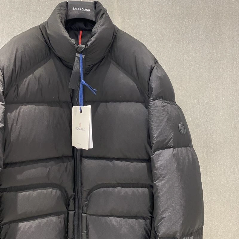 Sporty Moncler Down Jackets 144476