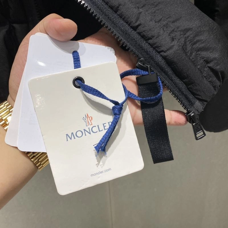 Sporty Moncler Down Jackets 144476