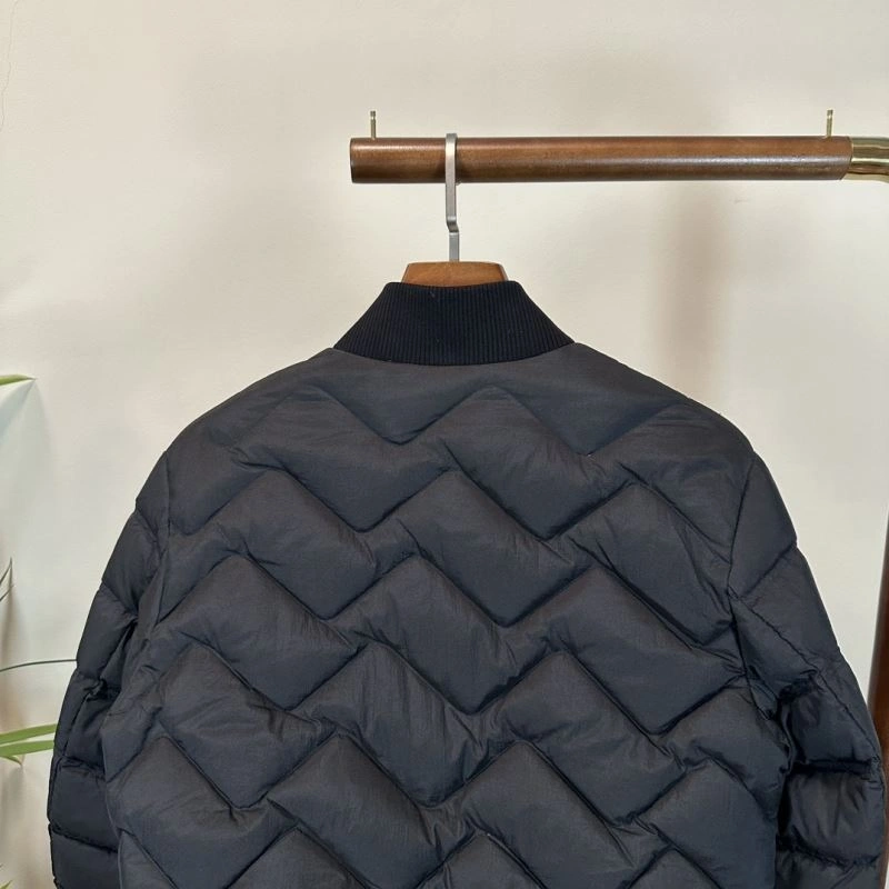 Moncler Down Jackets OnTrend 144470