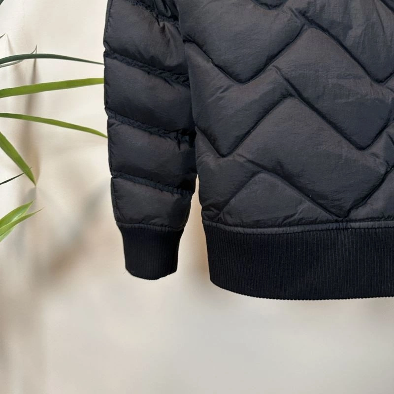 Moncler Down Jackets OnTrend 144470