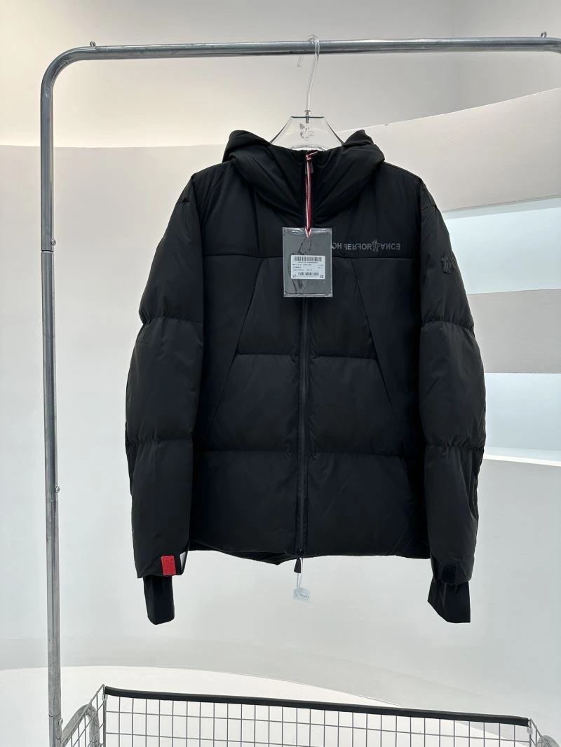 Moncler Down Jackets Chic 144463