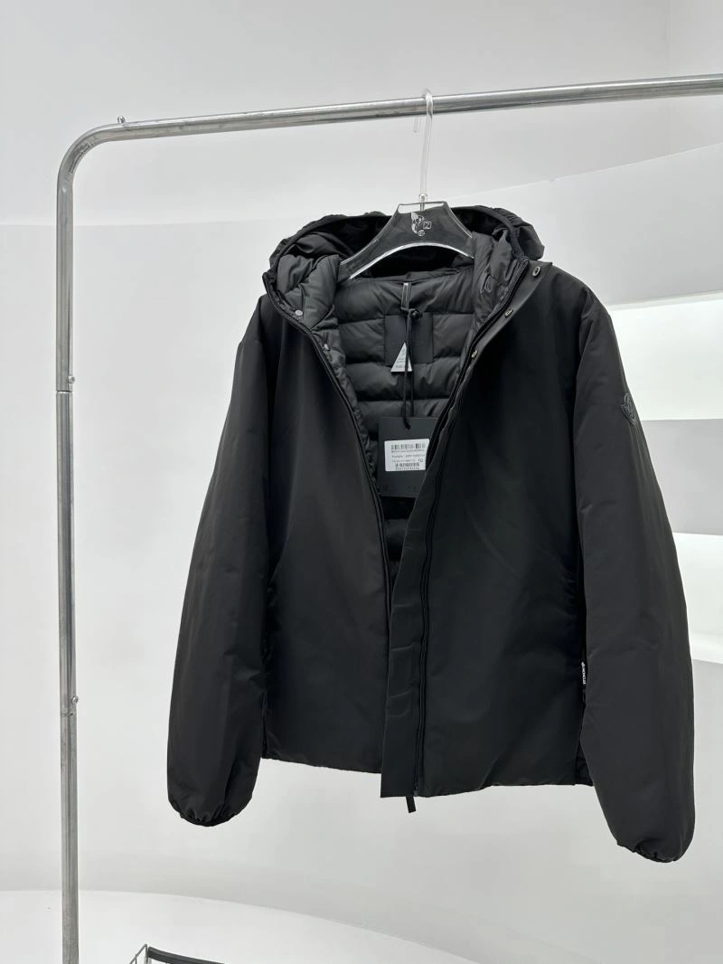 Flexible Moncler Down Jackets 144462