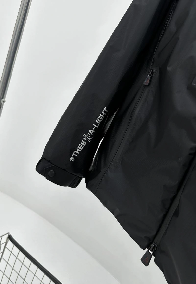 TravelReady Moncler Down Jackets 144460