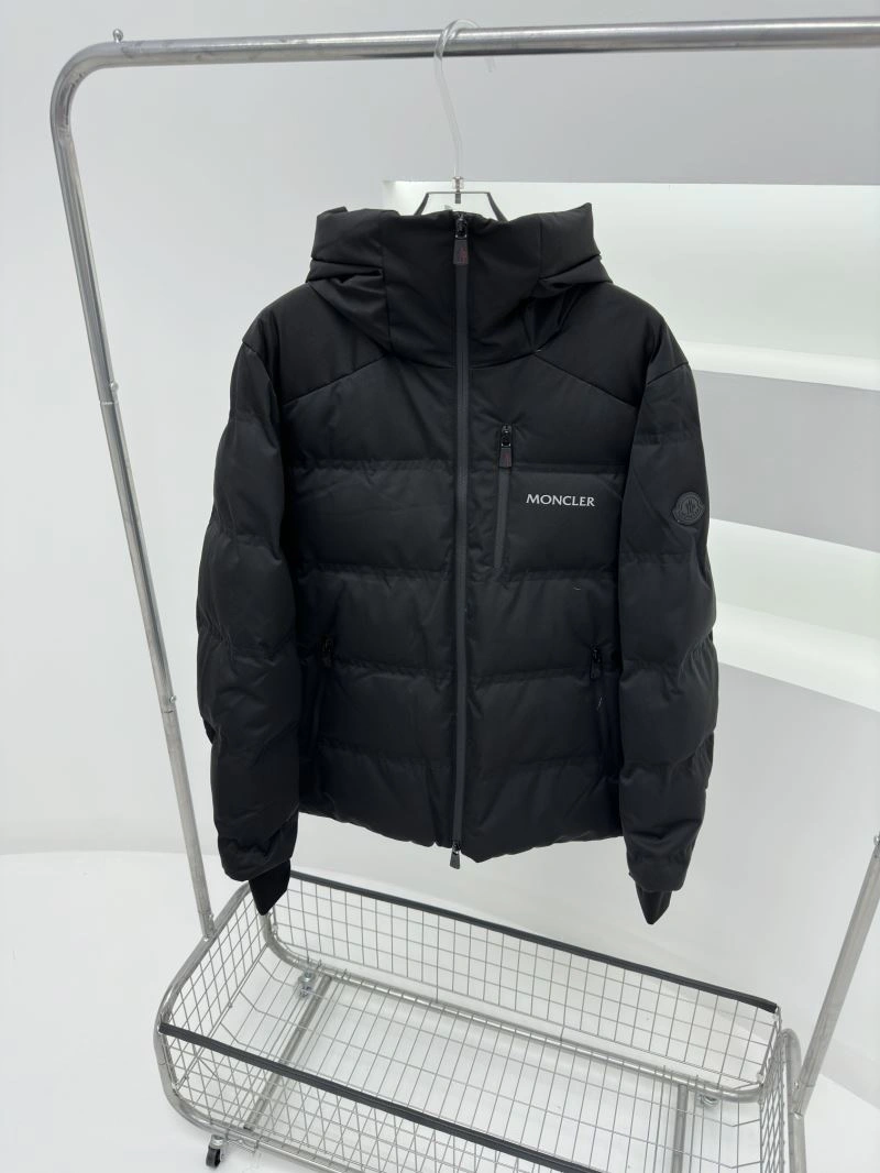 Moncler Down Jackets Comfortable 144458