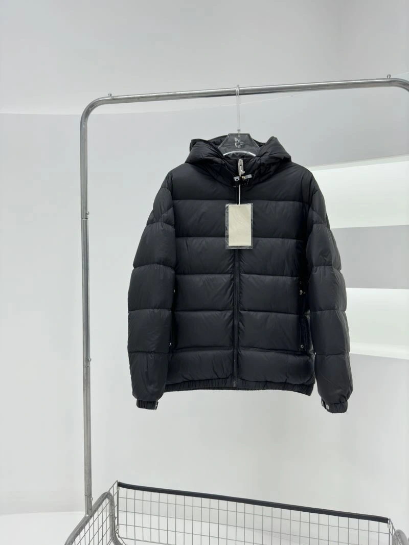 Moncler Down Jackets Snug 144455