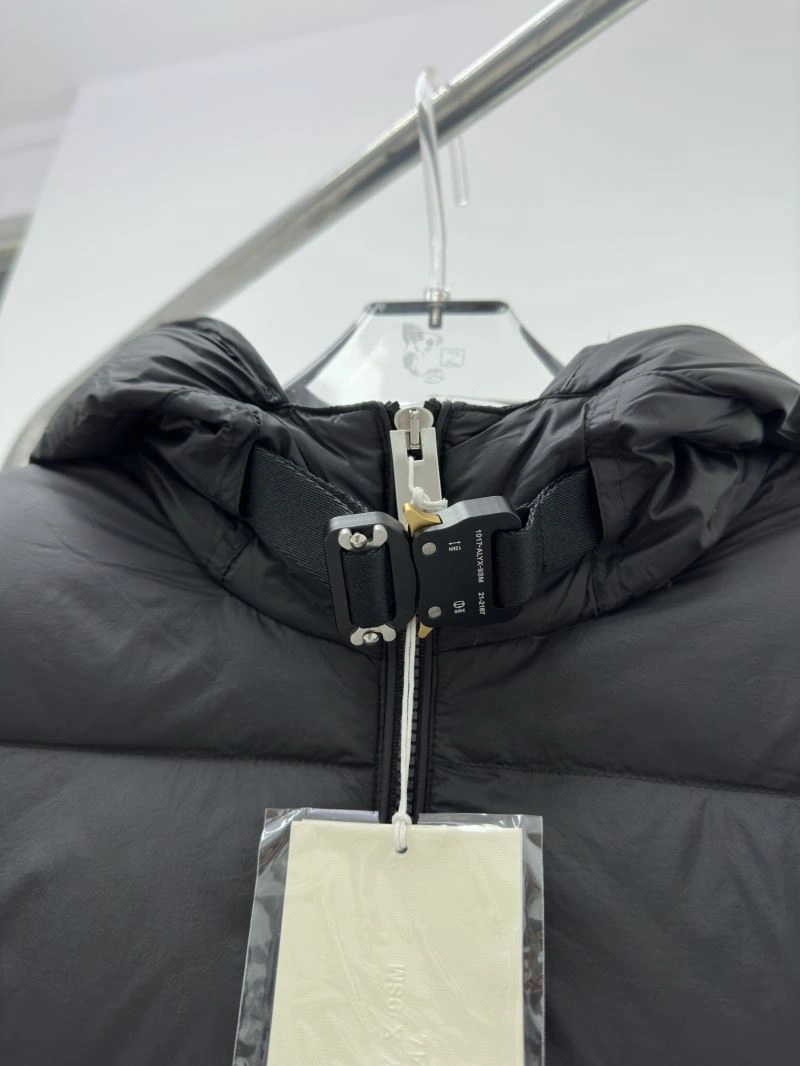 Moncler Down Jackets Snug 144455