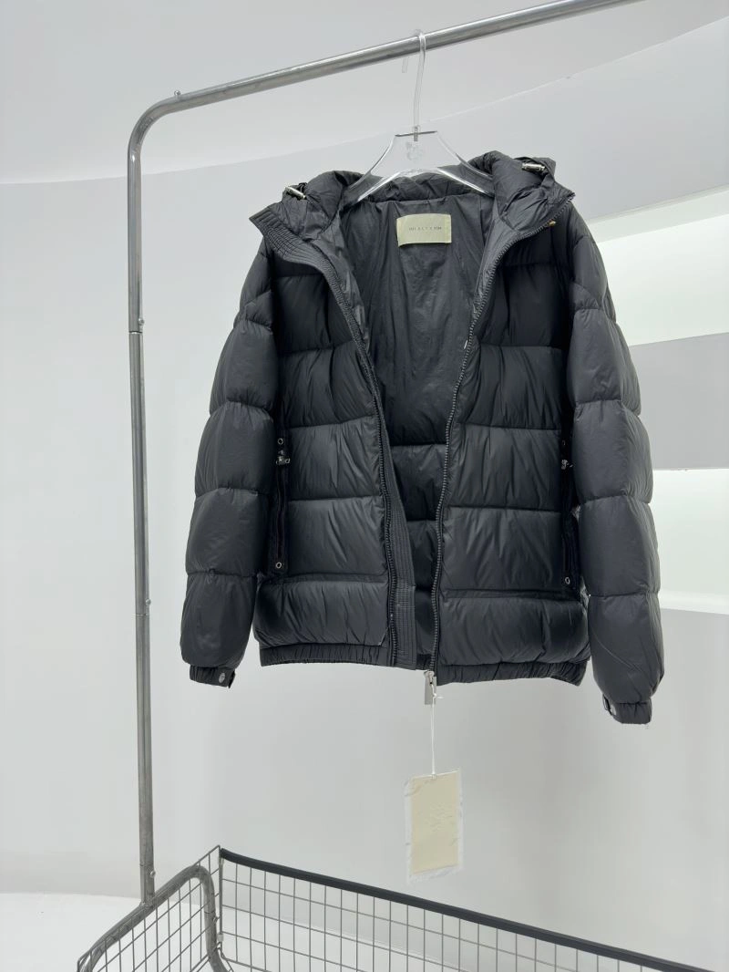 Moncler Down Jackets Snug 144455