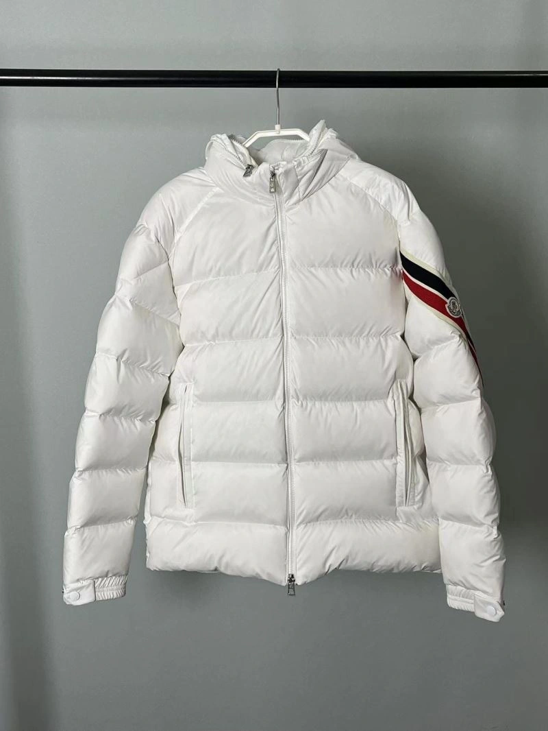 Moncler Down Jackets Cozy 144453