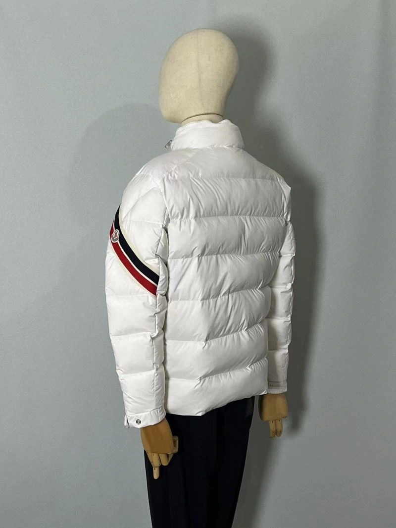 Moncler Down Jackets Cozy 144453