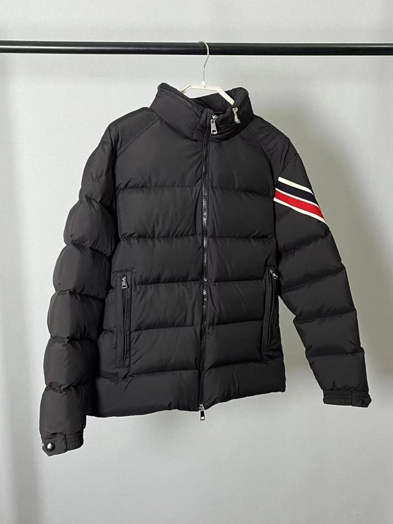 Moncler Down Jackets UrbanChic 144443