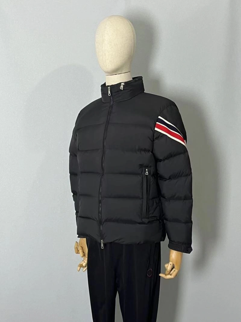 Moncler Down Jackets UrbanChic 144443